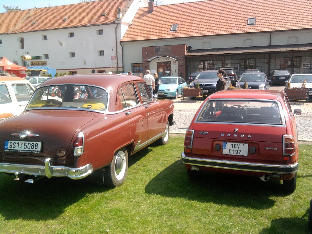 C1g vs. Leninovo sáňky. :-)