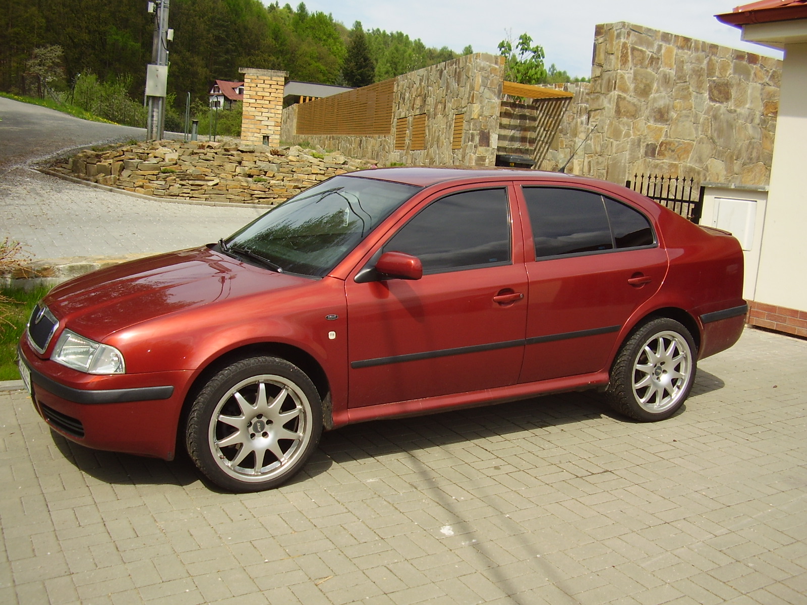 mno honda to sice neni....