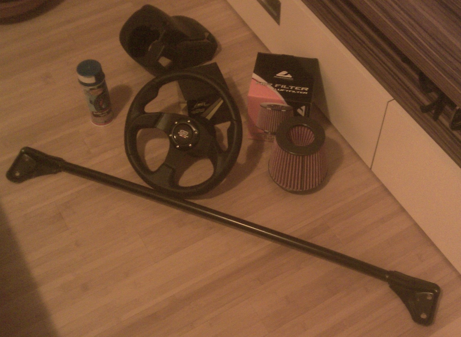 Jestli nebude na víkend pěkně, tak si budu muset postavit garáž...