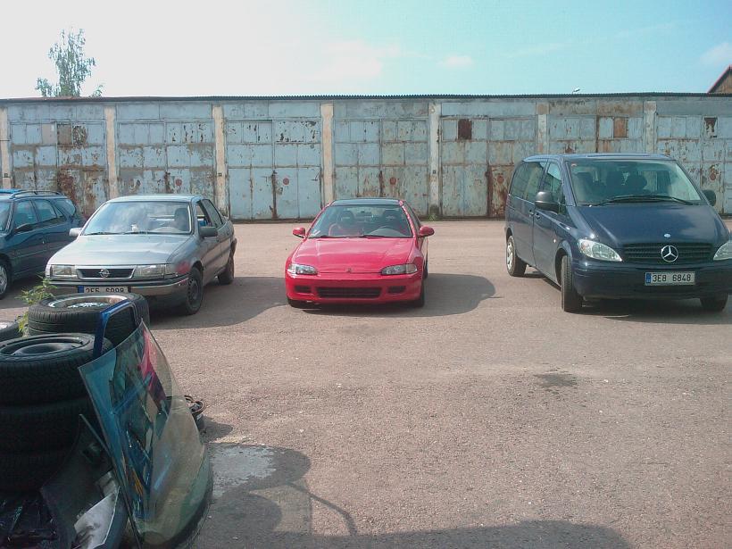 Není nějaká malá?