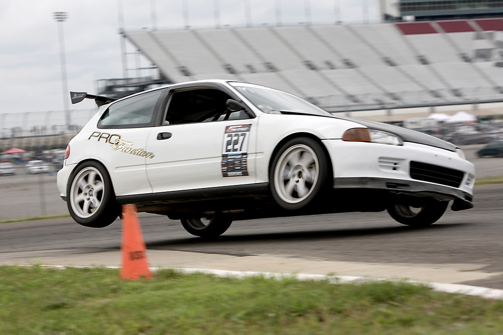 Takhle se správně berou zatáčky :-)