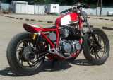 Tak něco takového bych rád začal v příštím roce stavět z Hondy CB750 ... :-)