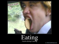 633525066703519583-eating.jpg