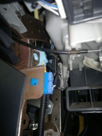 za stredovym panelem.jpg